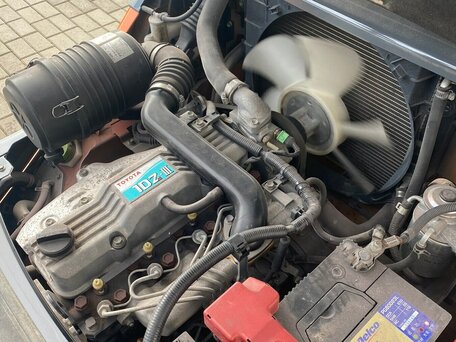 2013 Toyota Дизельные, оранжевый, 1249539 рублей, вид 4
