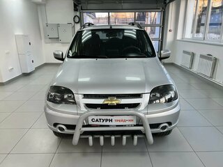 2019 Chevrolet Niva I Рестайлинг, серебристый, 790000 рублей, вид 3
