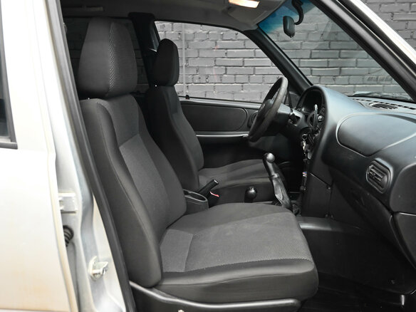 2011 Chevrolet Niva I Рестайлинг, серебристый - вид 10