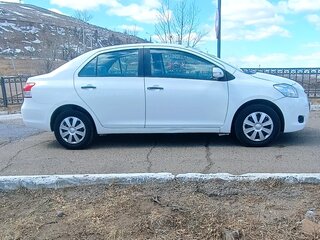 2008 Toyota Belta I, белый, 695000 рублей, вид 4