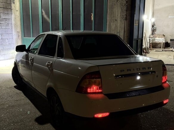 2013 Lada (ВАЗ) Priora I Рестайлинг, белый, 400000 рублей - вид 16