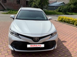 2018 Toyota Camry VIII (XV70), белый, 2475000 рублей, вид 1