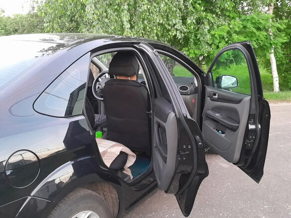 2011 Ford Focus II Рестайлинг, чёрный, 575000 рублей - вид 6