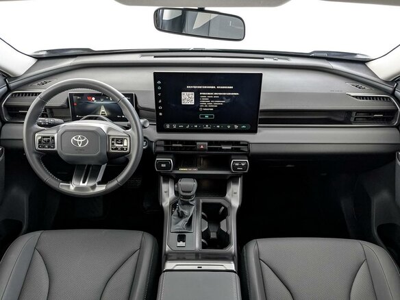 2026 Toyota RAV4 VI (XA60), чёрный, 4850000 рублей - вид 9