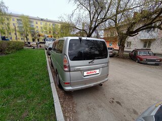 2000 Nissan Serena II (C24), серебристый, 280000 рублей, вид 3