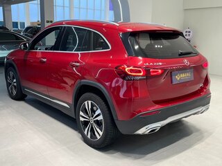 2023 Mercedes-Benz GLA 200 II (H247), красный, 2840000 рублей, вид 5