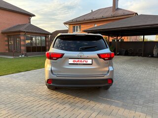 2014 Toyota Highlander III (XU50), серебристый, 2050000 рублей, вид 5