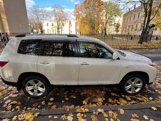 2011 Toyota Highlander II (XU40) Рестайлинг, белый, 1740000 рублей, вид 4