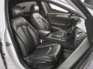 2017 Hyundai Sonata VII (LF) Рестайлинг, белый, 1490000 рублей, вид 5
