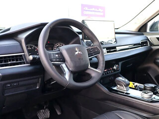 2026 Mitsubishi Outlander IV Рестайлинг, белый, 6270111 рублей, вид 4