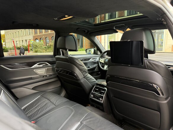 2020 BMW 7 серии 740d xDrive VI (G11/G12) Рестайлинг, серый, 6200000 рублей - вид 7