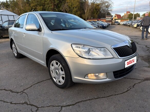 2012 Skoda Octavia II (A5) Рестайлинг, серебристый, 808000 рублей - вид 2