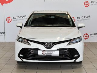 2020 Toyota Camry VIII (XV70), белый, 2165000 рублей, вид 3