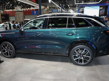 2026 Volkswagen Tavendor I Рестайлинг, зелёный, 5090000 рублей, вид 3