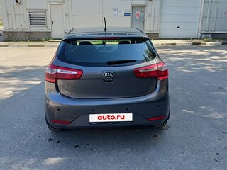2014 Kia Rio 6-speed III, серый, 900000 рублей, вид 3