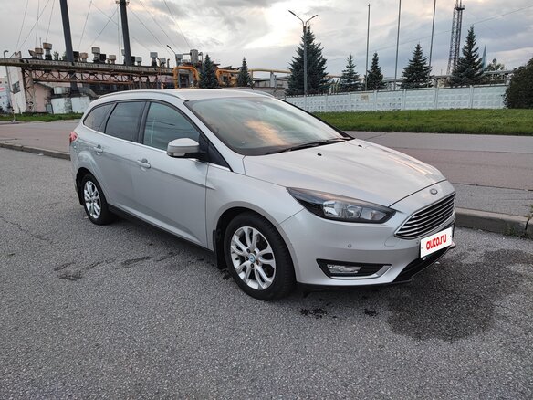 2016 Ford Focus III Рестайлинг, серебристый, 1050000 рублей - вид 2