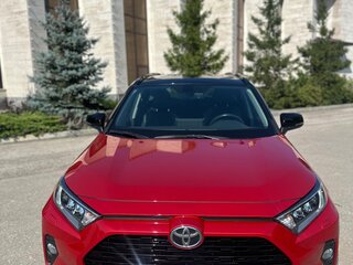 2021 Toyota RAV4 V (XA50), красный, 3500000 рублей, вид 3