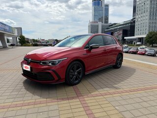 2021 Volkswagen Golf VIII, красный, 2399000 рублей, вид 1
