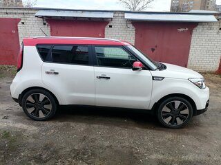 2018 Kia Soul II Рестайлинг, белый, 1820000 рублей, вид 2