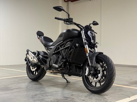 2026 Benelli 502 C, чёрный, 639000 рублей, вид 2