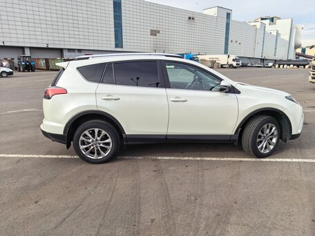 2018 Toyota RAV4 IV (XA40) Рестайлинг, белый, 2400000 рублей, вид 2