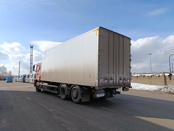 2016 КамАЗ 65208, красный, 5284450 рублей - вид 3