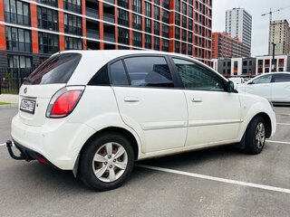 2011 Kia Rio II Рестайлинг, белый, 550000 рублей, вид 2
