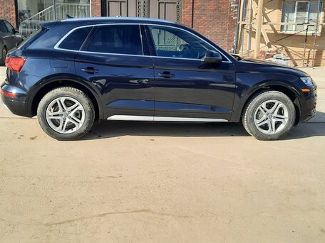 2019 Audi Q5 45 TFSI II (FY), серый, 2900000 рублей, вид 2