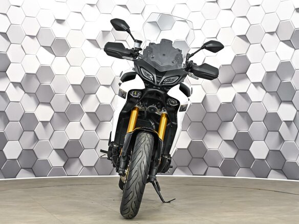 2023 Yamaha MT-09 Tracer (FJ-09), белый, 1227000 рублей - вид 4