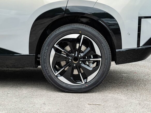 2026 Toyota bZ3X 58.3 kWh, чёрный, 3895003 рублей - вид 20