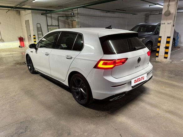 2021 Volkswagen Golf VIII, белый, 2990000 рублей - вид 4