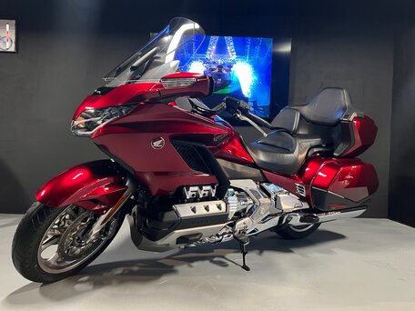 2017 Honda GL 1800 Gold Wing, красный, 1970000 рублей, вид 4