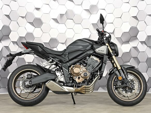 2024 Honda CB 650R, серый, 1177000 рублей - вид 2