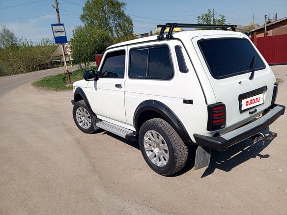 2005 Lada (ВАЗ) 2121 (4x4) I Рестайлинг, белый, 290000 рублей - вид 3