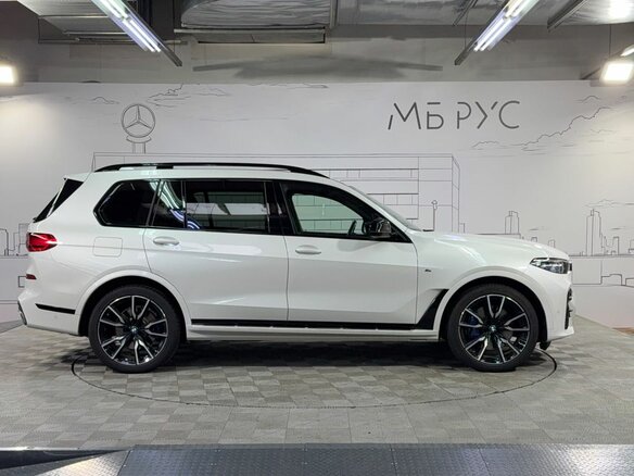 2022 BMW X7 40d I (G07), белый, 9495000 рублей - вид 7