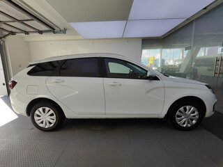2023 Lada (ВАЗ) Vesta SW I Рестайлинг (NG), белый, 1160000 рублей, вид 4