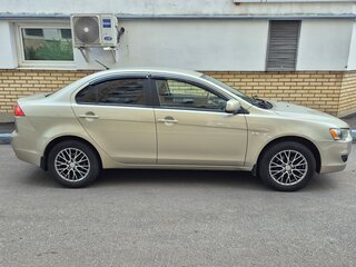 2008 Mitsubishi Lancer X, бежевый, 650000 рублей, вид 4