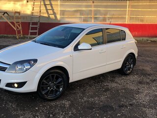 2012 Opel Astra H Рестайлинг, белый, 749000 рублей, вид 4