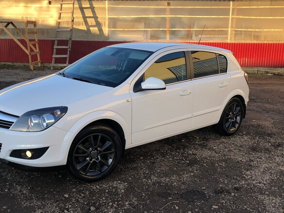 2012 Opel Astra H Рестайлинг, белый, 749000 рублей - вид 3