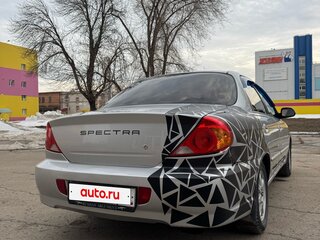 2007 Kia Spectra I Рестайлинг 2, серебристый, 300000 рублей, вид 4