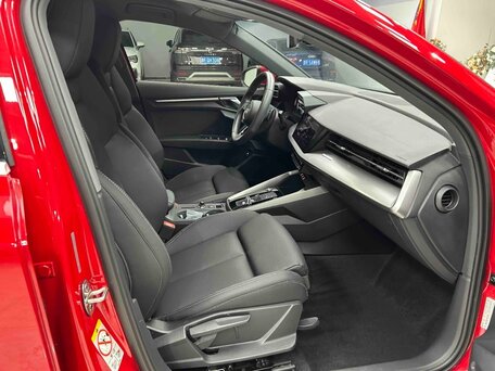 2022 Audi A3 Sportback 35 TFSI IV (8Y), красный, 1948000 рублей, вид 5