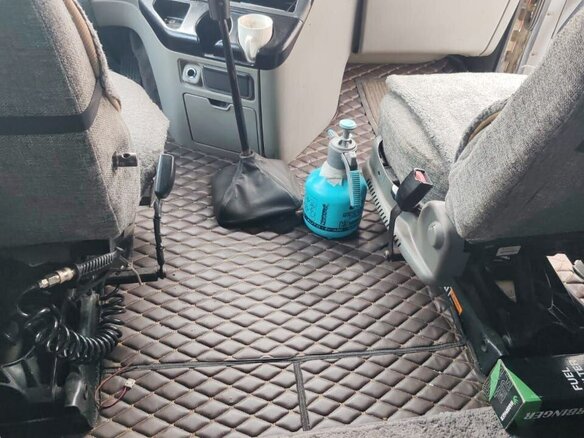 2004 Freightliner Columbia, белый, 1000000 рублей - вид 9