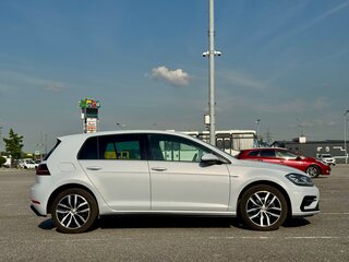 2018 Volkswagen Golf VII Рестайлинг, белый, 1790000 рублей, вид 5