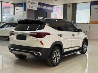 2022 Kia KX3, белый, 1650000 рублей, вид 4