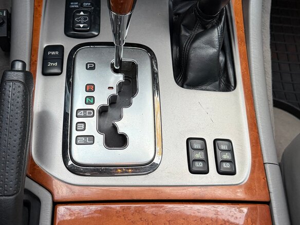 2004 Lexus LX 470 II Рестайлинг, белый, 2150000 рублей - вид 15