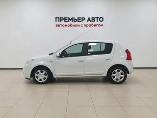 2013 Renault Sandero I, белый, 620000 рублей, вид 4