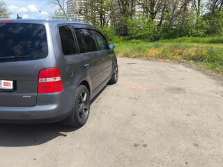 2005 Volkswagen Touran I, серый, 850000 рублей, вид 4
