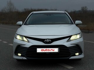 2021 Toyota Camry VIII (XV70) Рестайлинг, белый, 2890000 рублей, вид 3