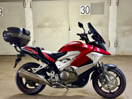 2011 Honda VFR 800X (Crossrunner), красный, 650000 рублей, вид 1