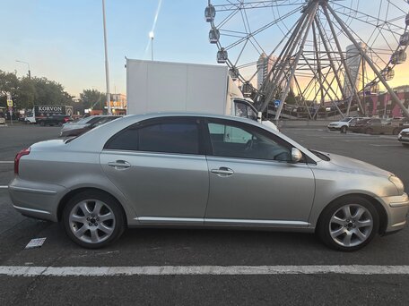 2007 Toyota Avensis II Рестайлинг, серебристый, 735000 рублей, вид 4
